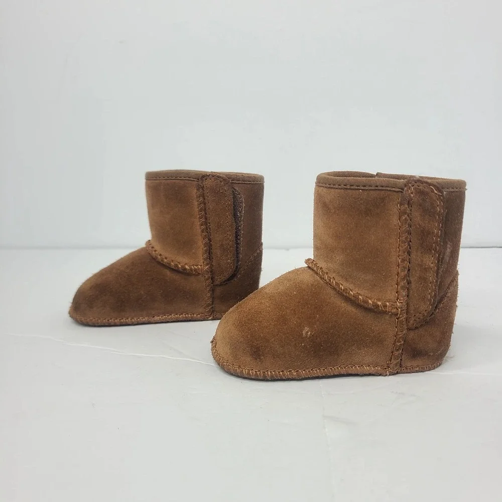 UGG Chestnut Baby Classic Boots Size 0/1 Baby Booties XS UGG Australia Infant